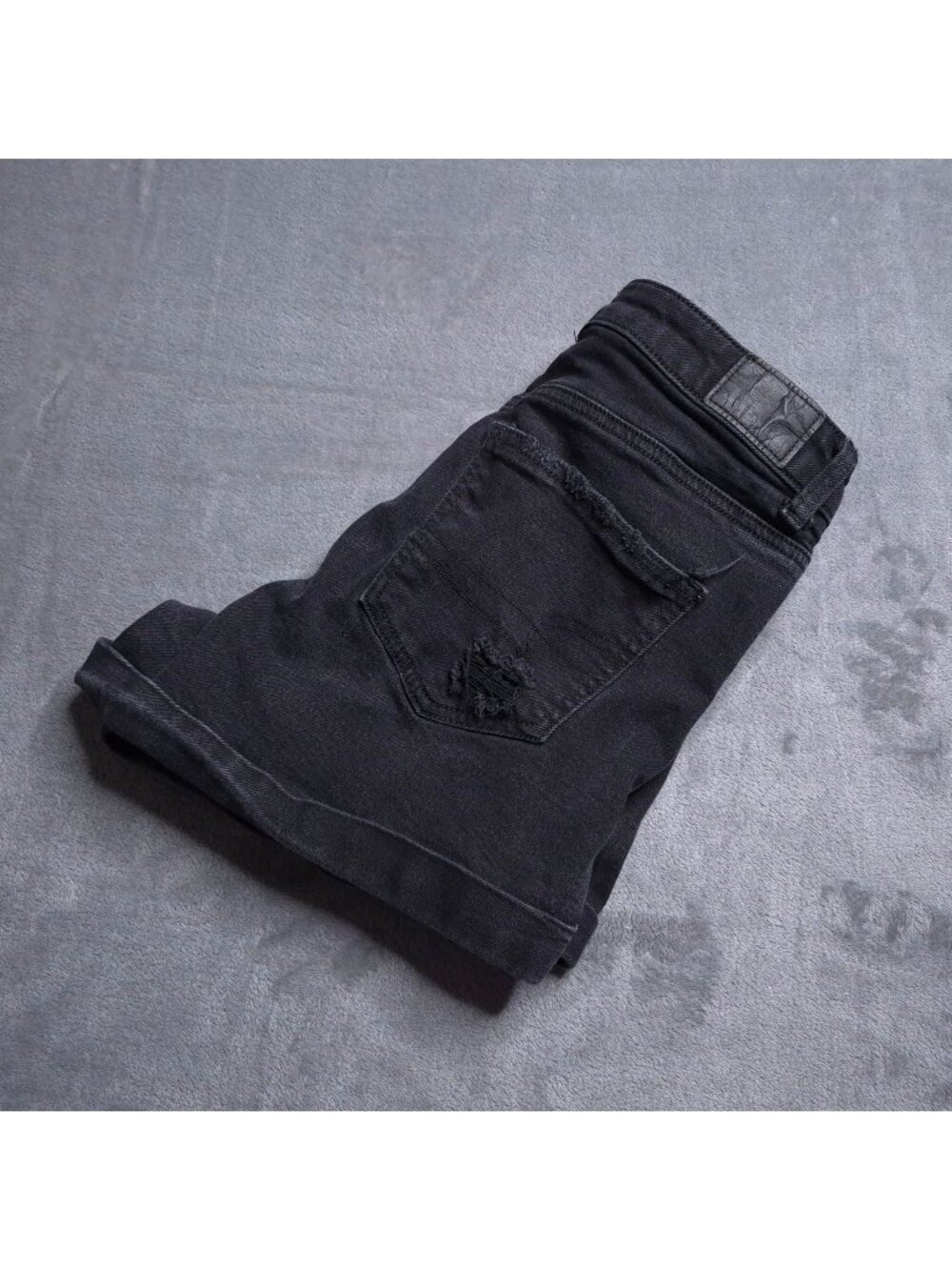 American Eagle Womens Mom Shorts 4 Black Distressed Stretch Cuffed